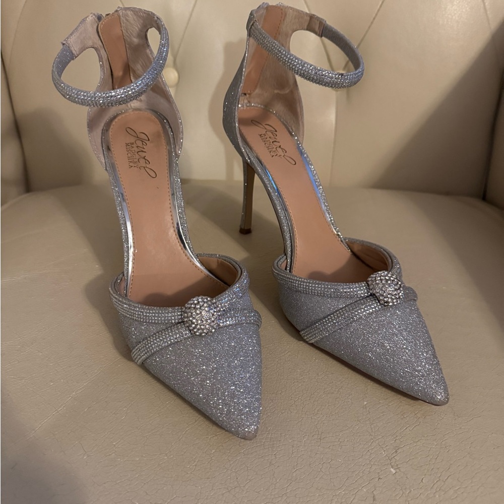 Jewel Basgley Mischka Pumps